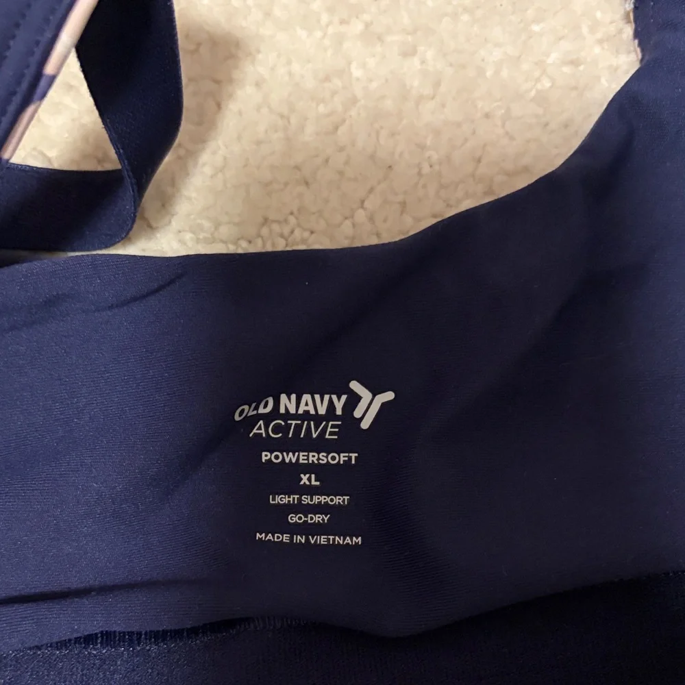 Women’s Old Navy Powersoft Active Tank Top with Removable Padding XL - Picture 2 of 3